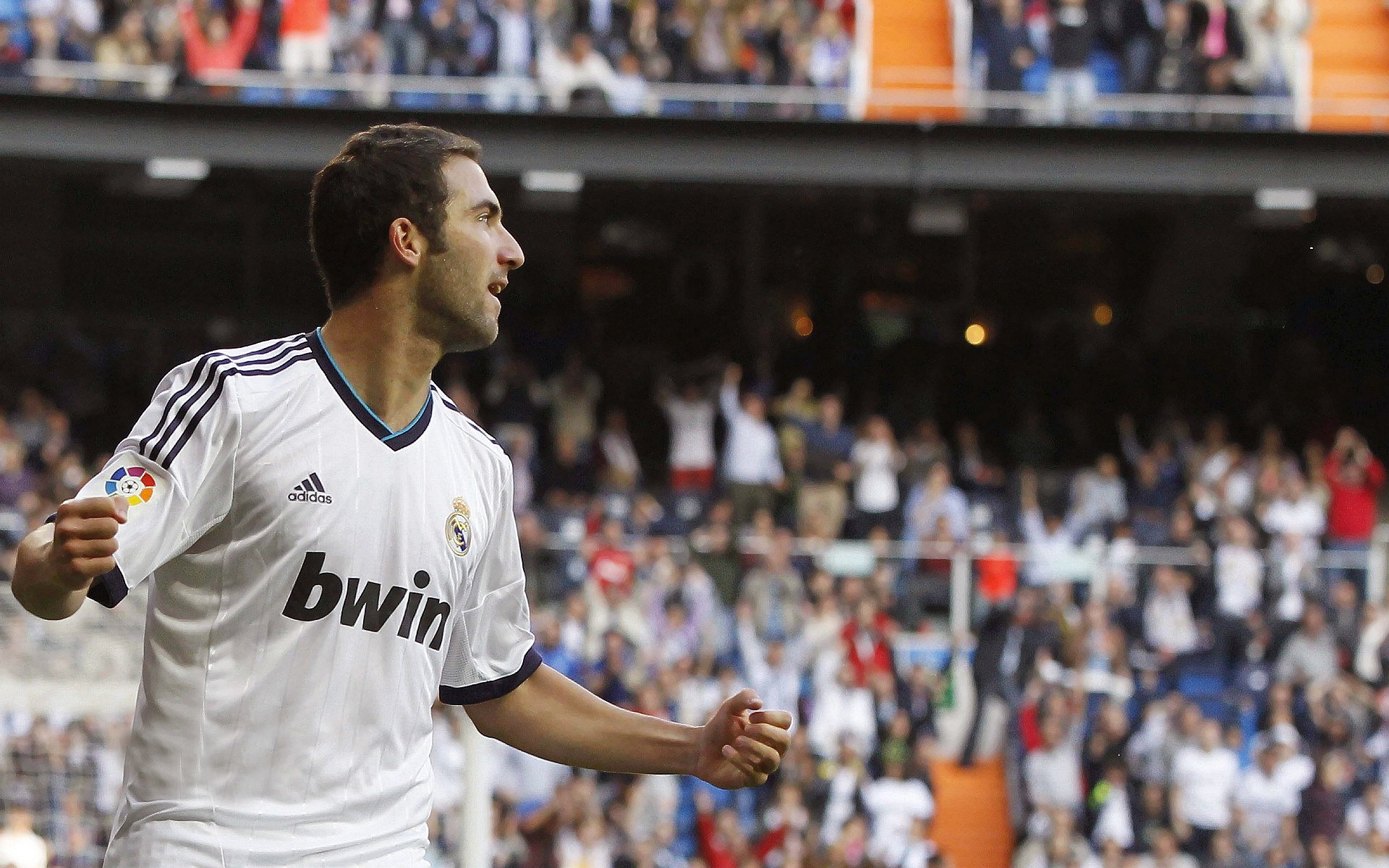 开云体育下载官网-“费尔南多·比亚尔巴的球场统治力，阿根廷美洲狮队的进攻核心”